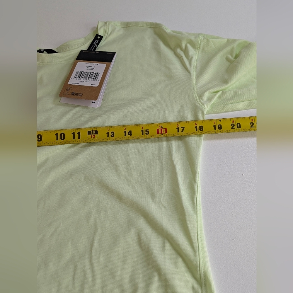 THE NORTH FACE women Long Sleeve Actiwear Top Shirt lime Green Sz M Running New - Picture 13 of 13